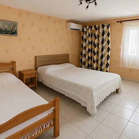 Charmante Maison De Village A Avec Jardin Et Climatisation - Fr-1-732-110 بيت للعطل *