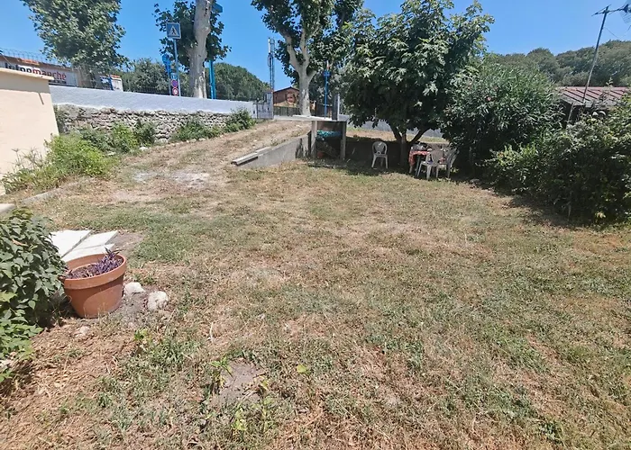 Charmante Maison De Village A Avec Jardin Et Climatisation - Fr-1-732-110